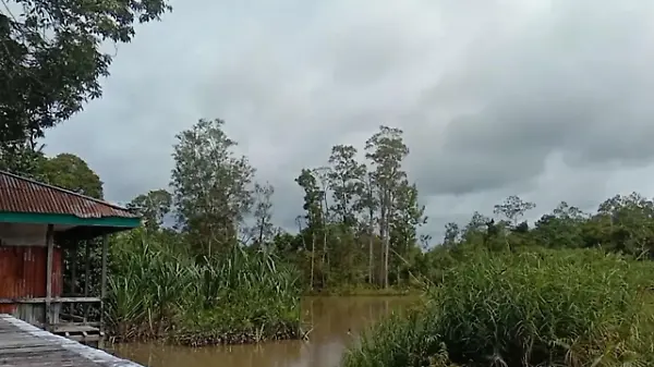 Indonesische Inseln bewegen sich wie von Zauberhand