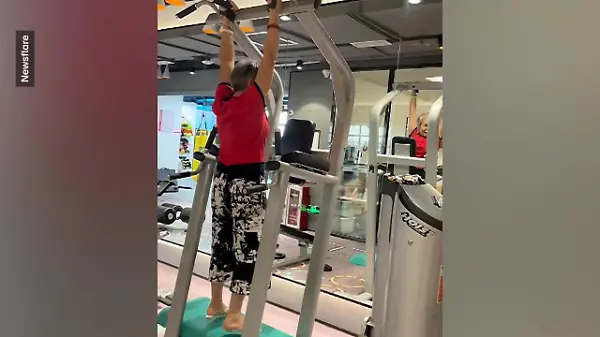 77-Jährige macht über 20 Klimmzüge