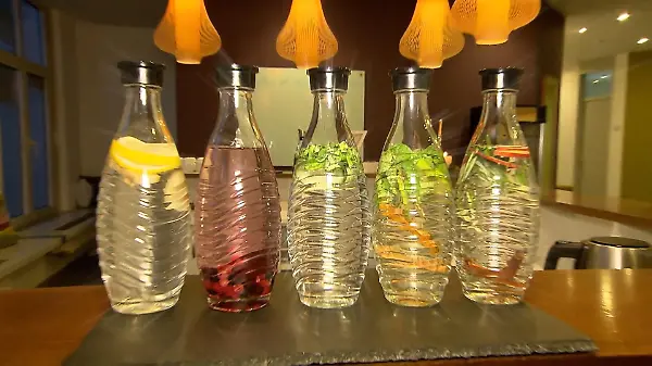 Infused Water für starke Abwehrkräfte und gegen Fettpolster