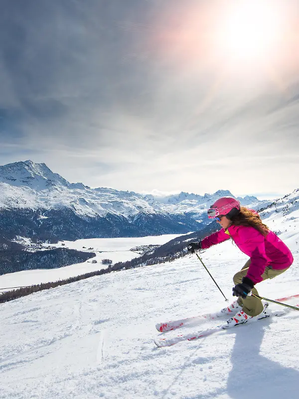 skifahren,skifahrerin,abfahrtski,Bildverwendung nur mit Urhebervermerk: Michelangelo Oprandi/Shotshop/picture alliance. Keine Exlusivverkäufe möglich.