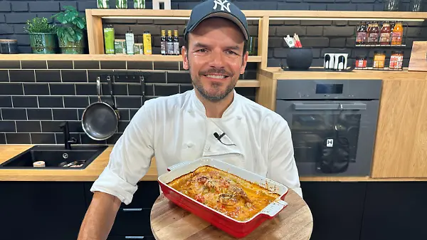 TV-Koch verrät Rezept für Hähnchen-Parmesan-Traum mit Champignons!