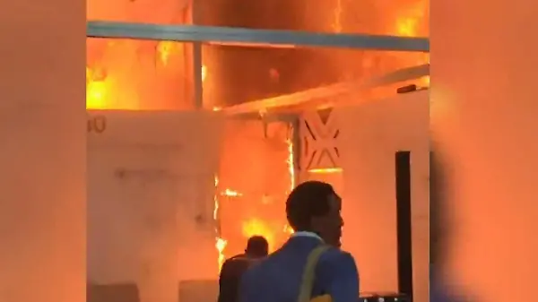 Meterhohe Flammen während UN-Klimakonferenz – Gelände evakuiert!