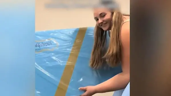 Kurz nach dem Einzug! Kaitlyn entdeckt versteckten Eingang – dann findet sie DAS