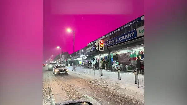 Nach Schneesturm! Himmel färbt sich plötzlich pink – DAS steckt dahinter