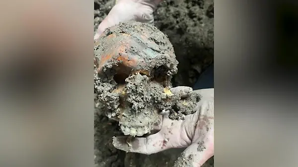 Paar baut Kirche zu Zuhause um – und findet 83 Leichen unter dem Fußboden