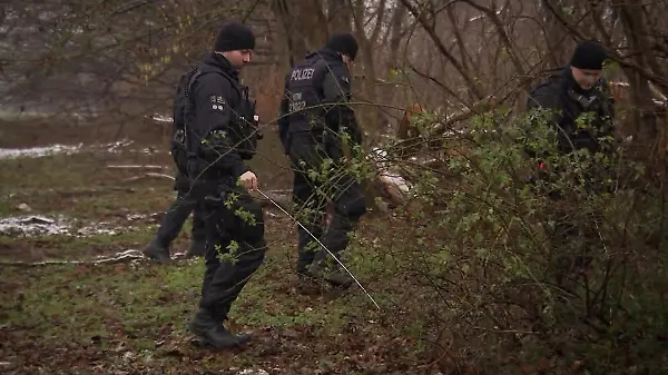 Spaziergänger findet Leiche von totem 14-Jährigen