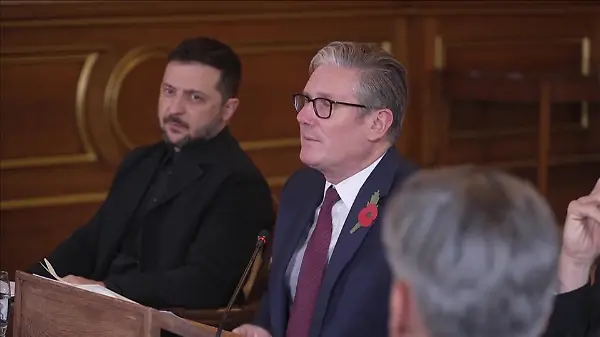 „Wir haben Keir verloren!” Politiker während Meeting plötzlich offline